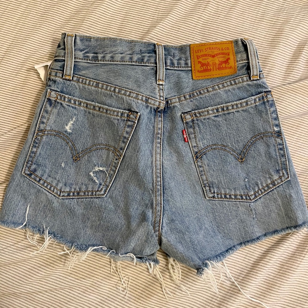 Levi’s wedgie shorts